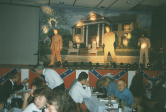 Blick auf die Bühne in Troisdorf